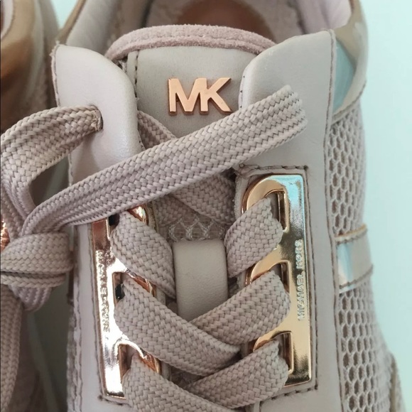 Michael Kors Maggie Trainer Sneakers Blush sz 7.5 - Picture 6 of 7